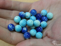 Korálka melír guľa 7 mm - mix modré svetlo, tmavé (10 ks)